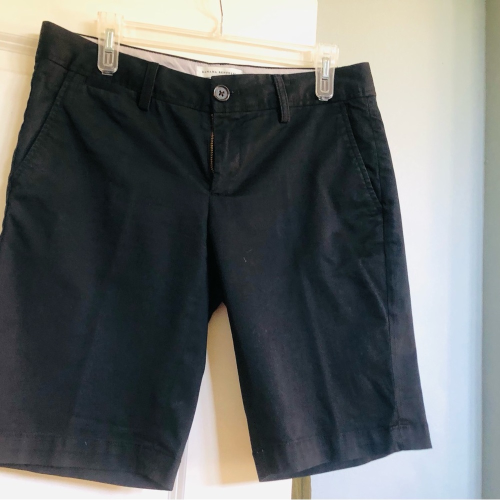 Banana Republic black Bermuda shorts size 6
